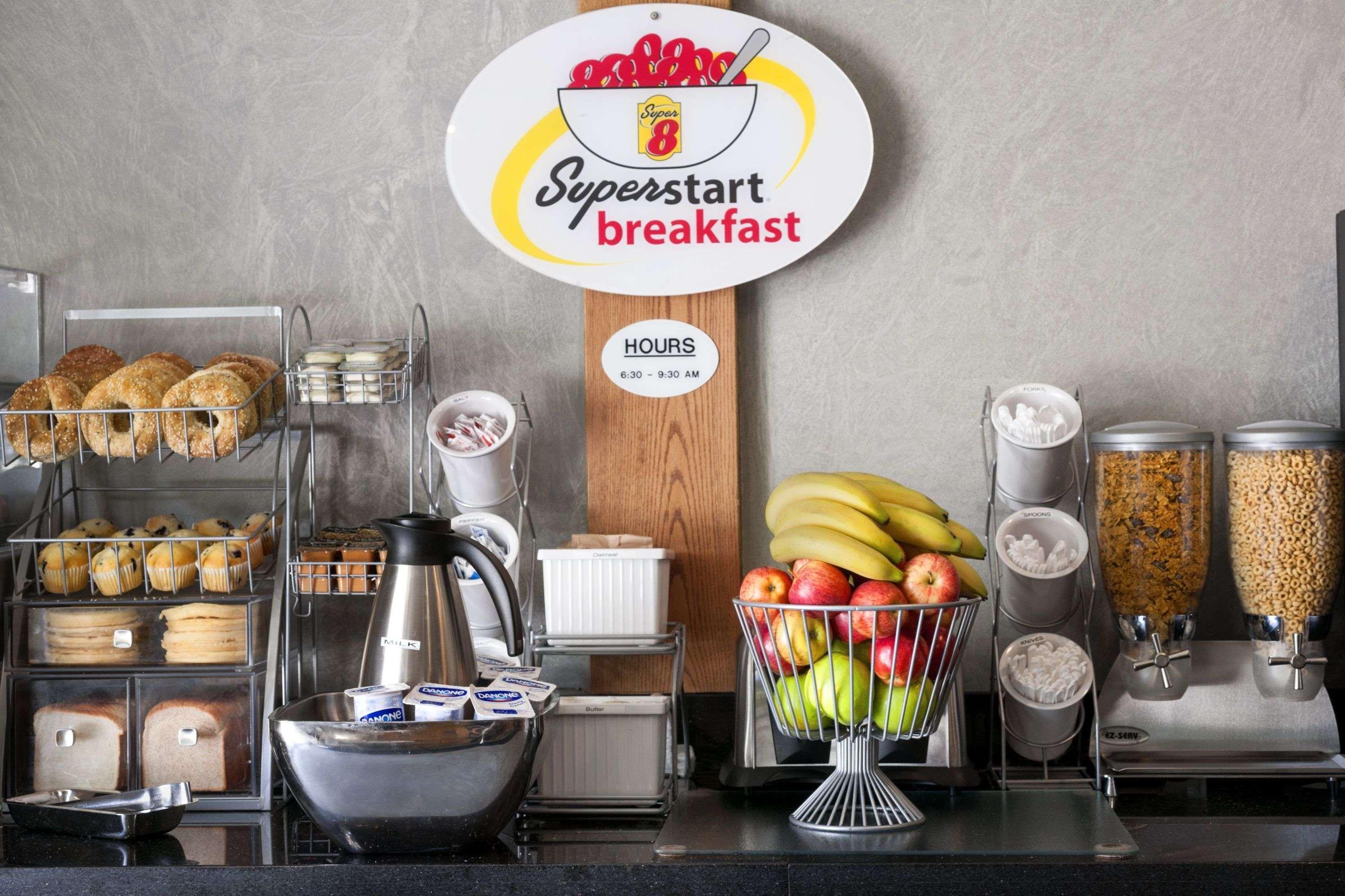Hotel Super 8 By Wyndham On Sarnia