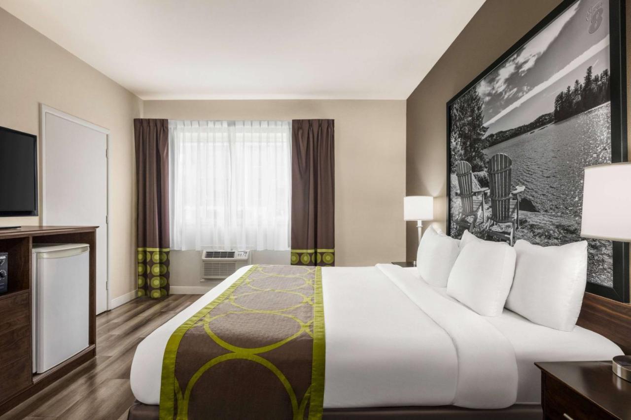 Super 8 By Wyndham On