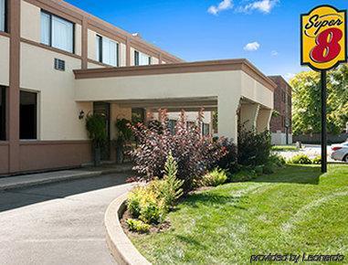 Hotel Super 8 By Wyndham On Sarnia