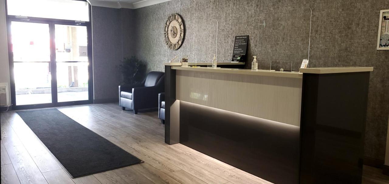 Super 8 By Wyndham On Hotel